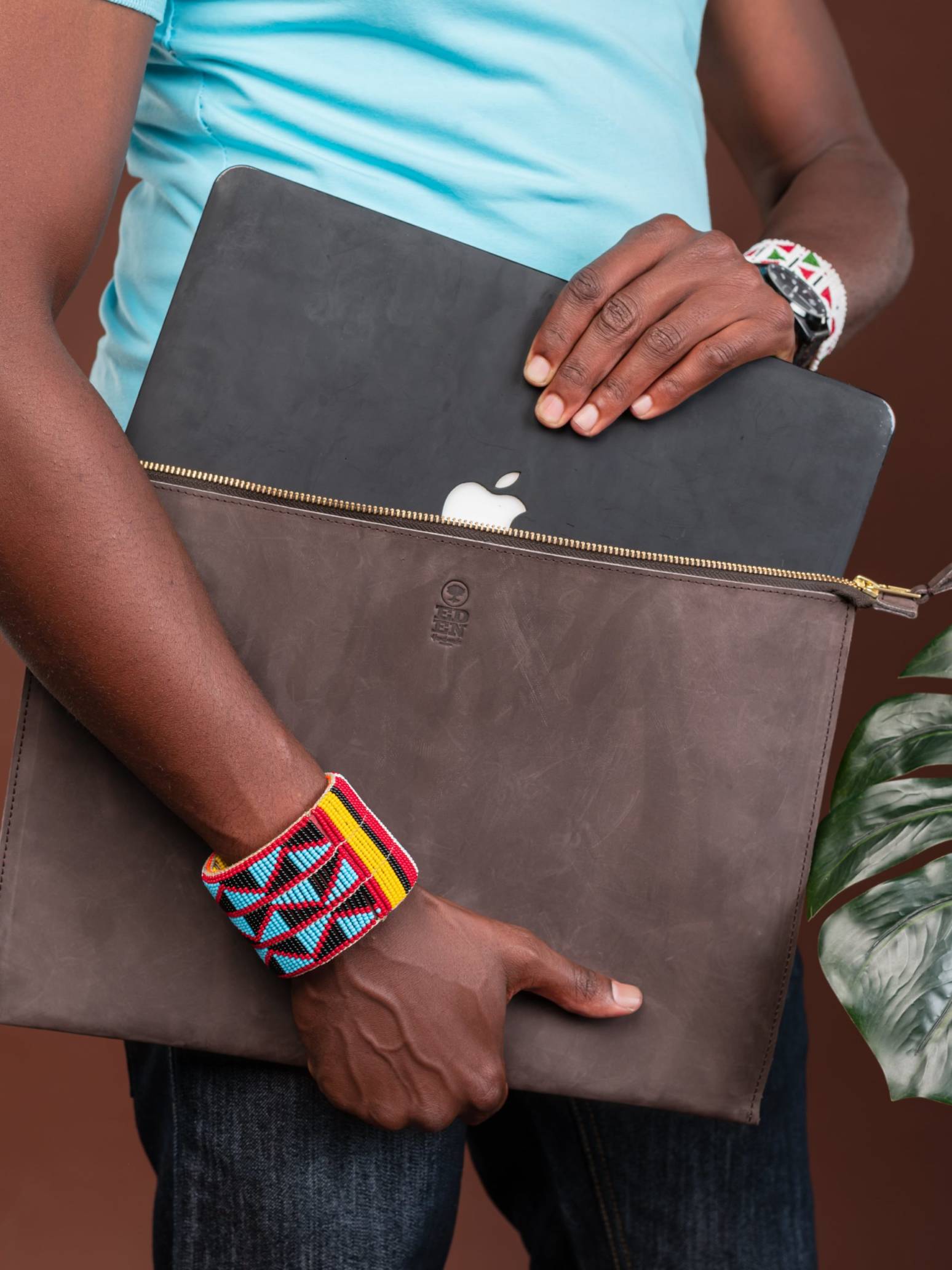 Handmade in Kenya: The Story Behind Our Ethical Fish Leather Wallets –  Ecodunia